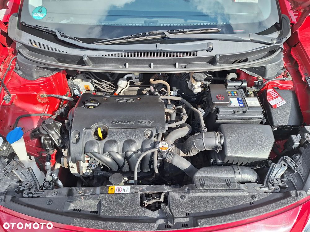Hyundai i30 1.4 Classic + - 17