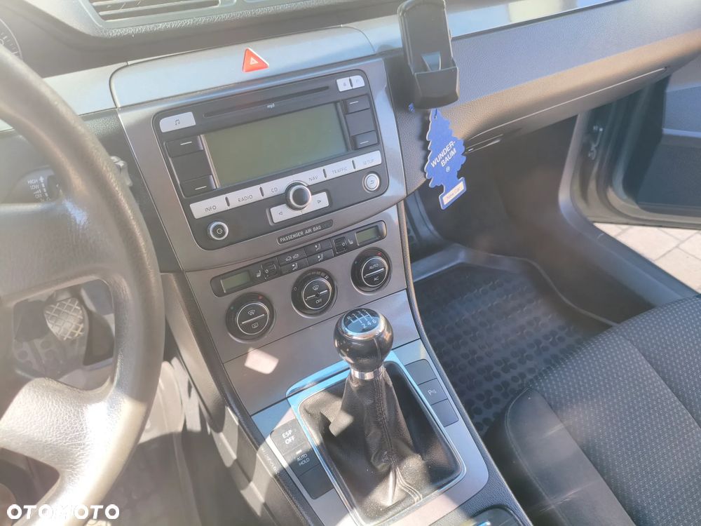 Volkswagen Passat 2.0 TDI Trendline - 22