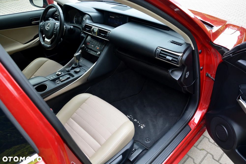 Lexus IS 200t / 300 Prestige - 23