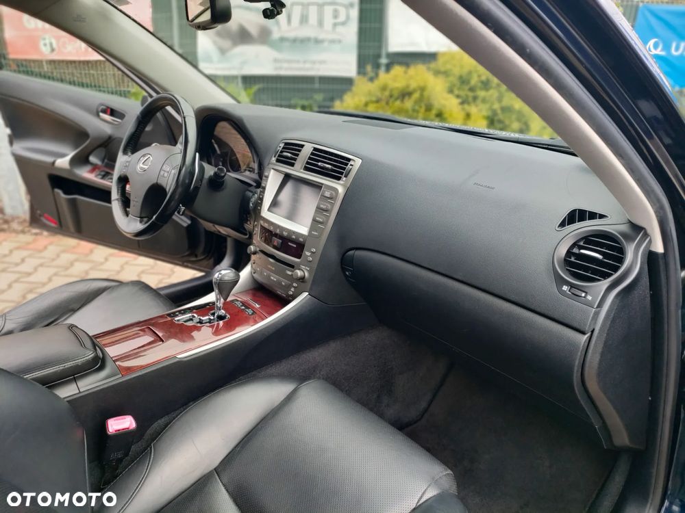Lexus IS 250 Executive Line - 17