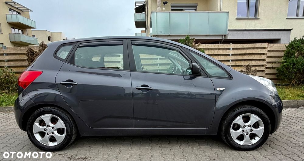 Kia Venga 1.6 L - 16