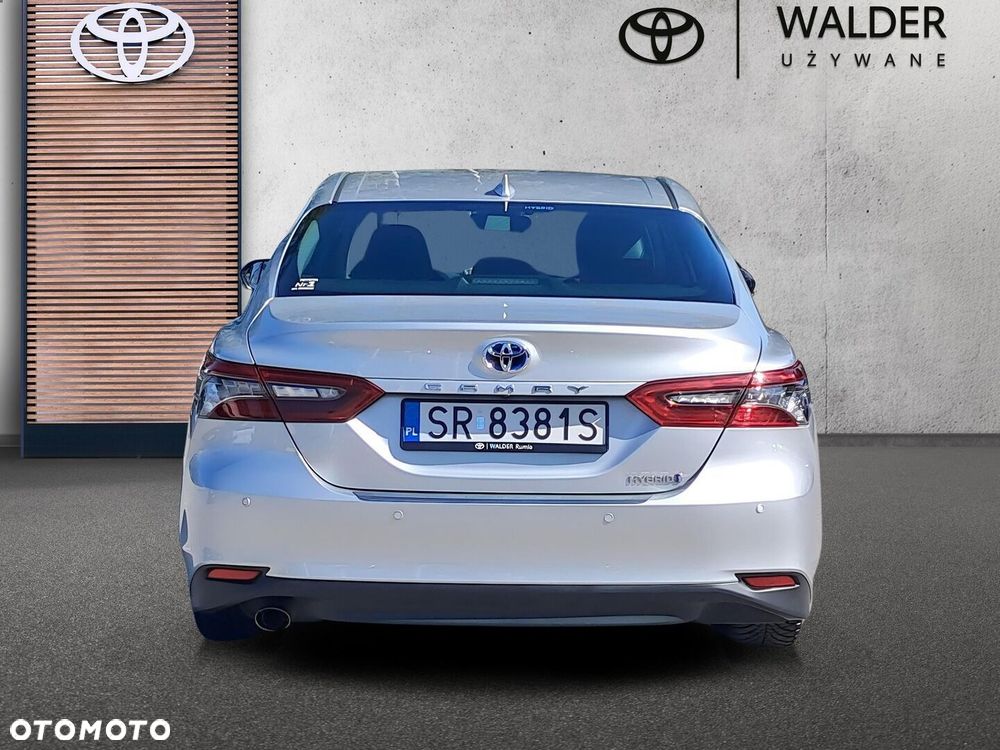 Toyota Camry 2.5 Hybrid Executive CVT - 6