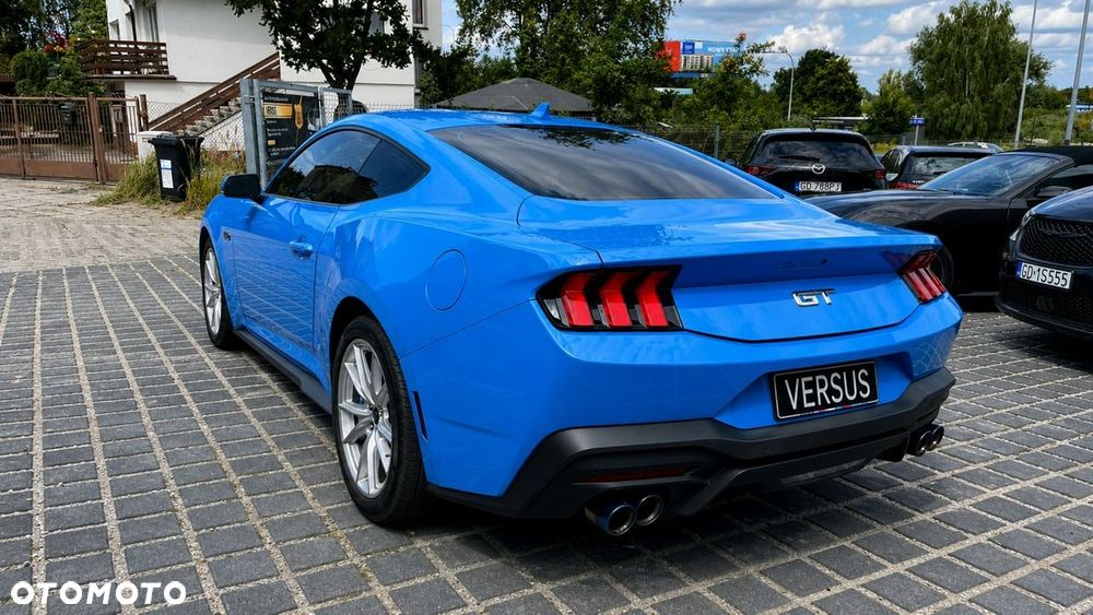 Ford Mustang - 4