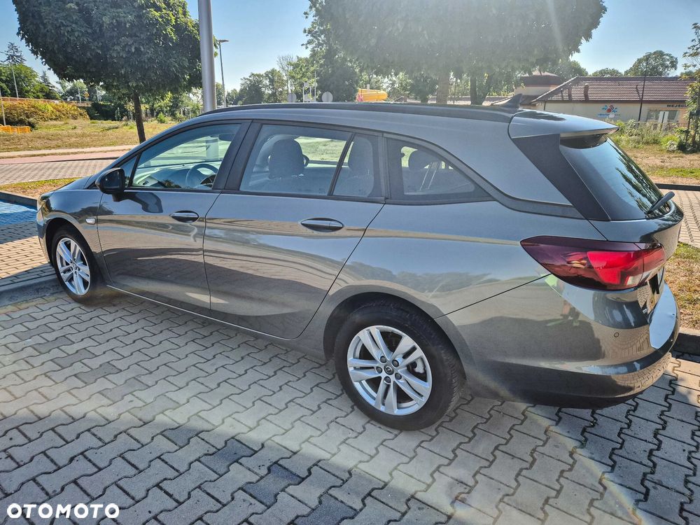 Opel Astra 1.0 T 120 Lat S&S - 9