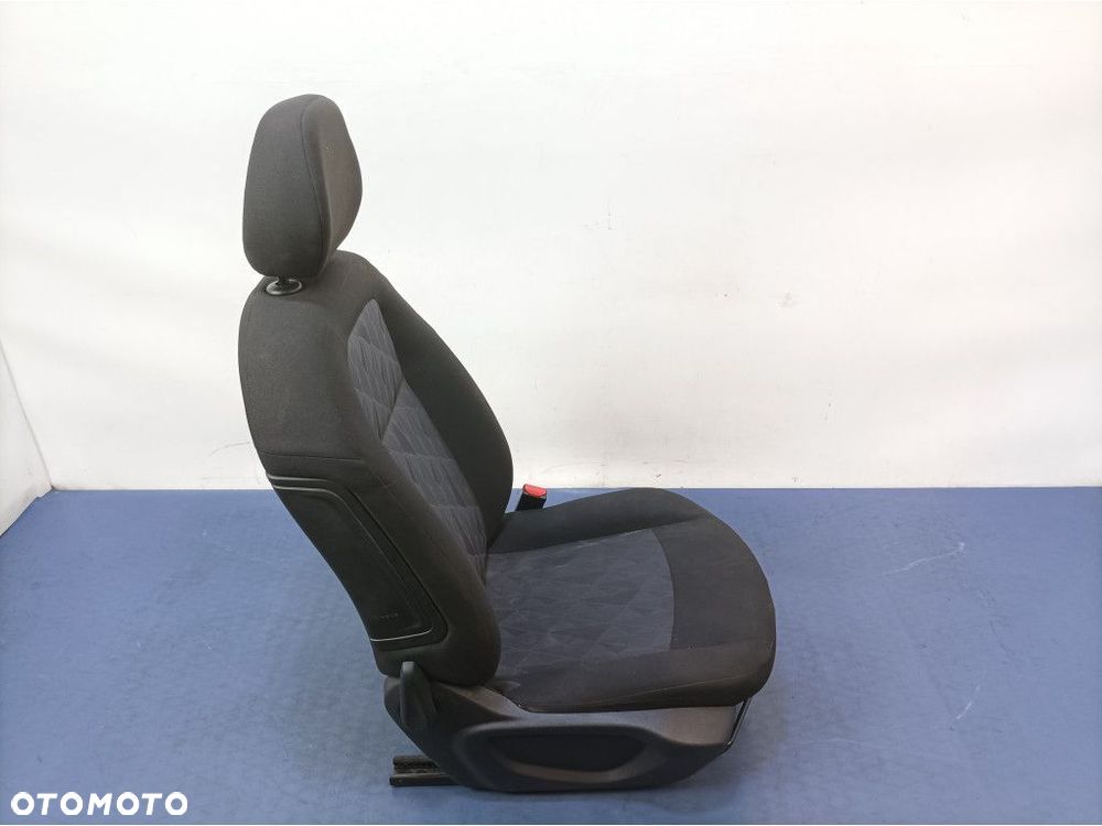 CITROEN C-ELYSEE II FOTEL PASAŻERA. - 3