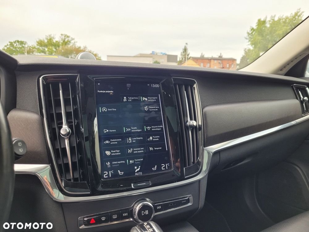 Volvo V90 Cross Country - 12