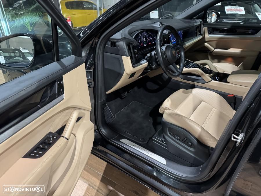 Porsche Cayenne Coupé E-Hybrid - 8