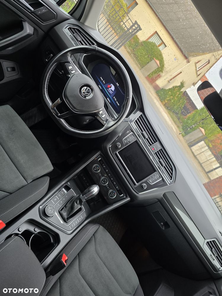 Volkswagen Tiguan - 16