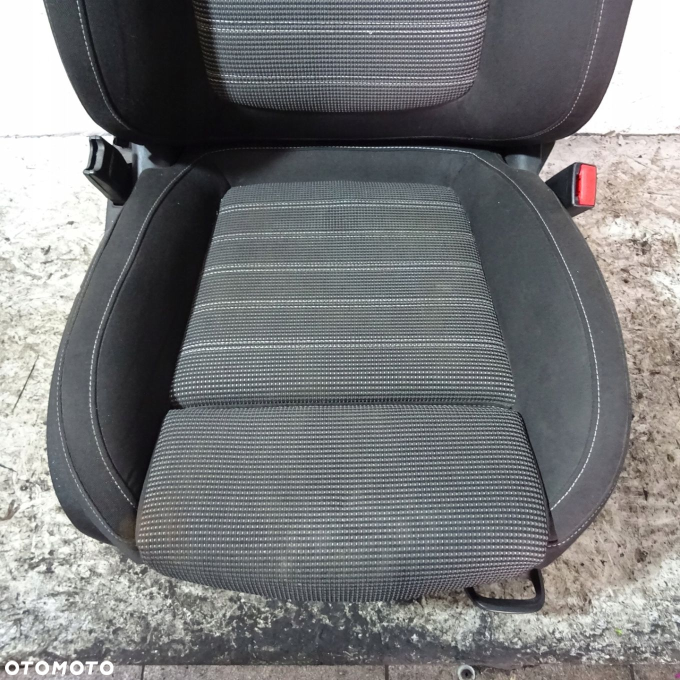 OPEL INSIGNIA A FOTEL PRZÓD PRAWY PASAŻERA - 2