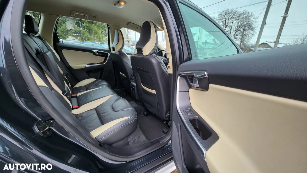 Volvo XC 60 D4 RDesign - 30