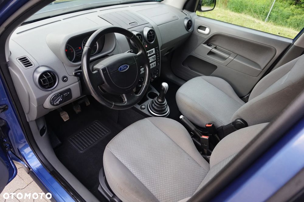 Ford Fusion - 22