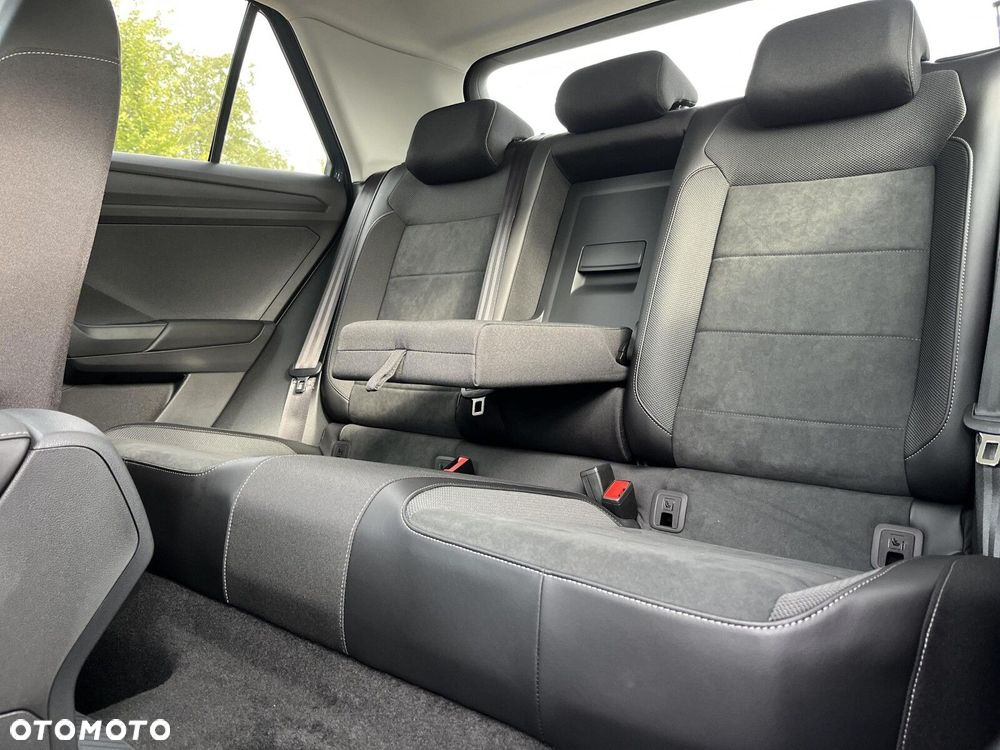 Volkswagen T-Roc - 33