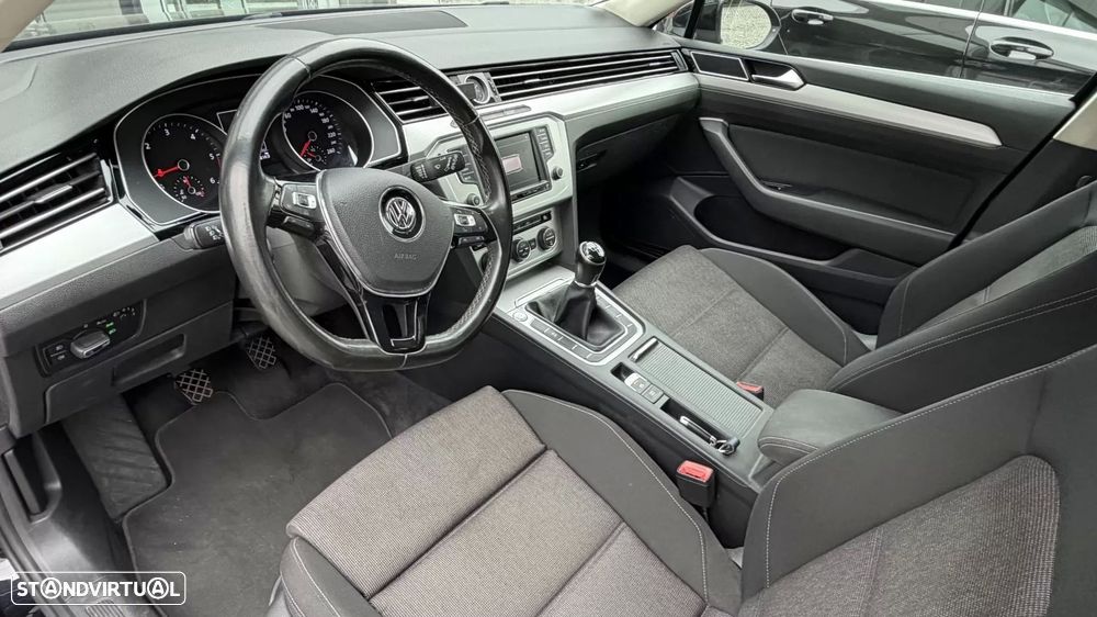 Volkswagen Passat Variant 1.6 TDI Confortline — fotografia 8