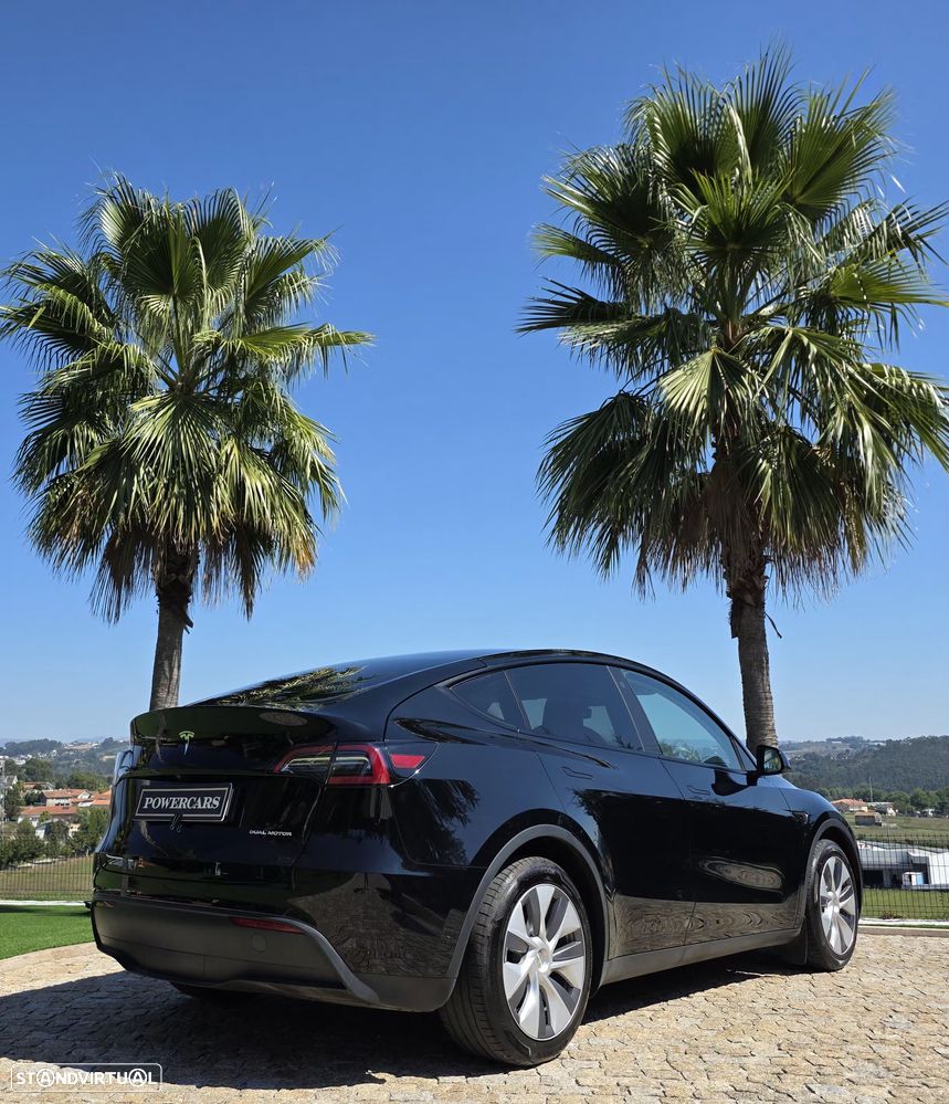 Tesla Model Y Long Range Dual Motor AWD - 11