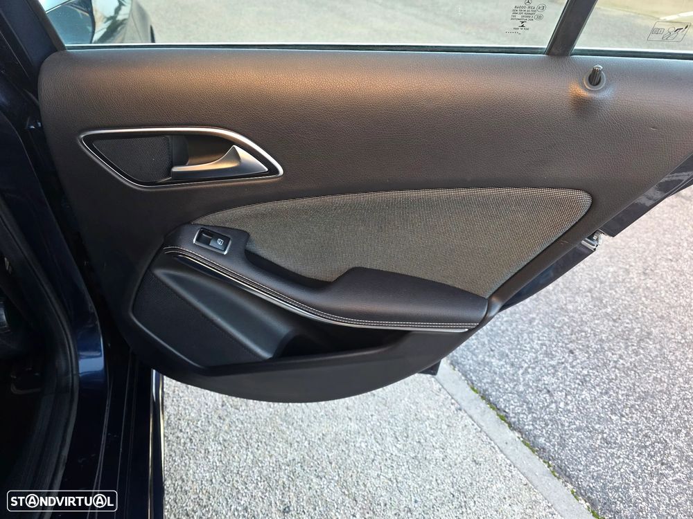 Mercedes-Benz A 180 d 7G-DCT AMG Line - 22