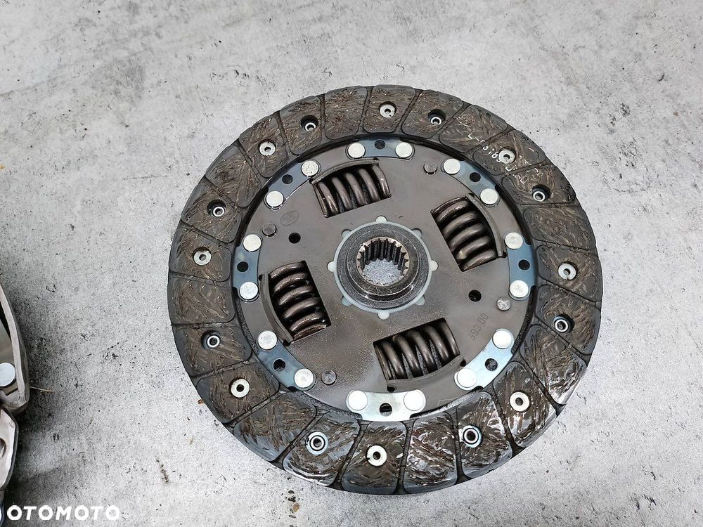 SPRZĘGŁO KOMPLETNE TOYOTA YARIS II 13451-0Q010-A  319014210 1.0 VVT-I - 5