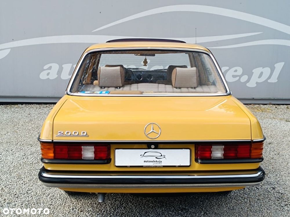 Mercedes-Benz W123 - 15