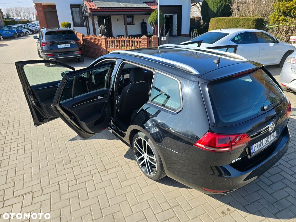 Volkswagen Golf - 38