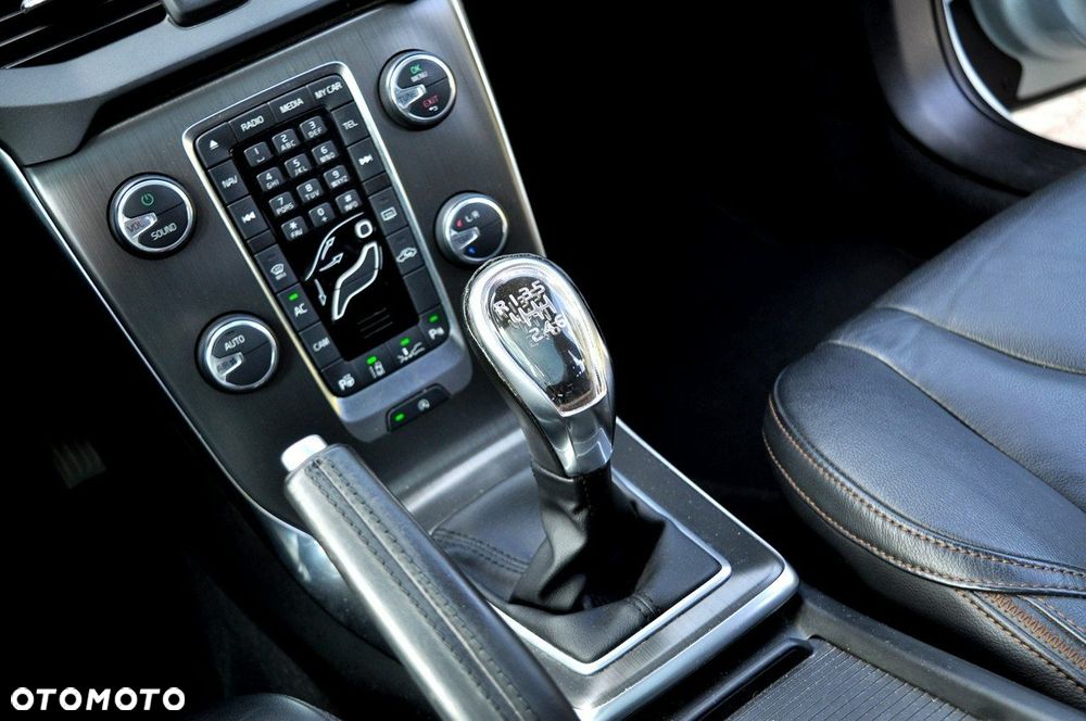 Volvo V40 Cross Country D2 Summum - 14