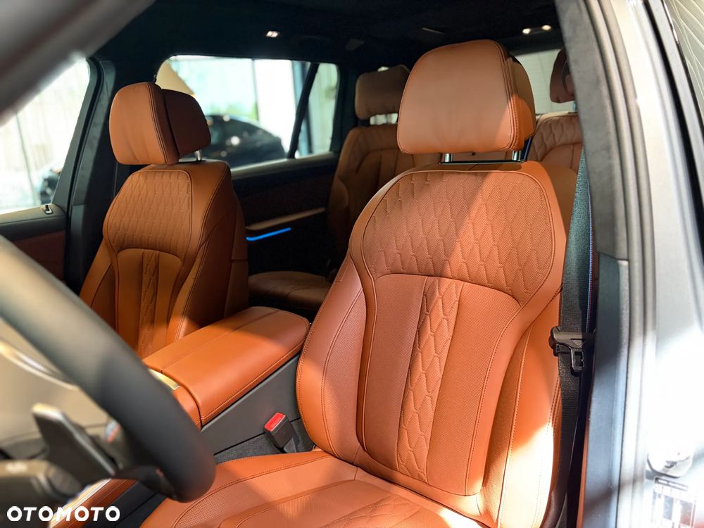 BMW X7 M60i xDrive mHEV sport - 21