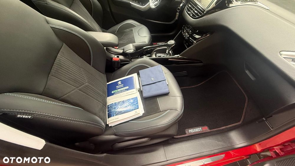 Peugeot 2008 PureTech 110 GPF Stop&Start EAT6 Style - 28