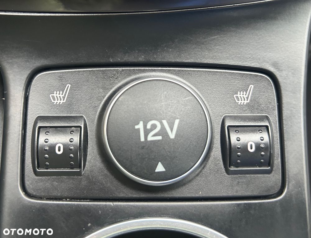 Ford Kuga 2.0 TDCi 2x4 Titanium - 25