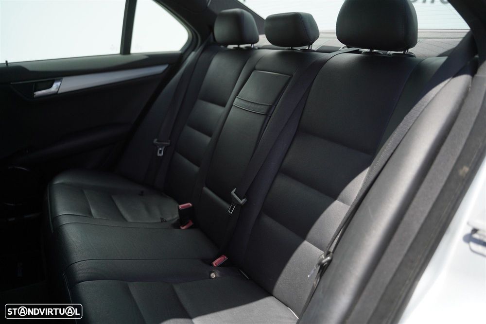 Mercedes-Benz C 320 - 13
