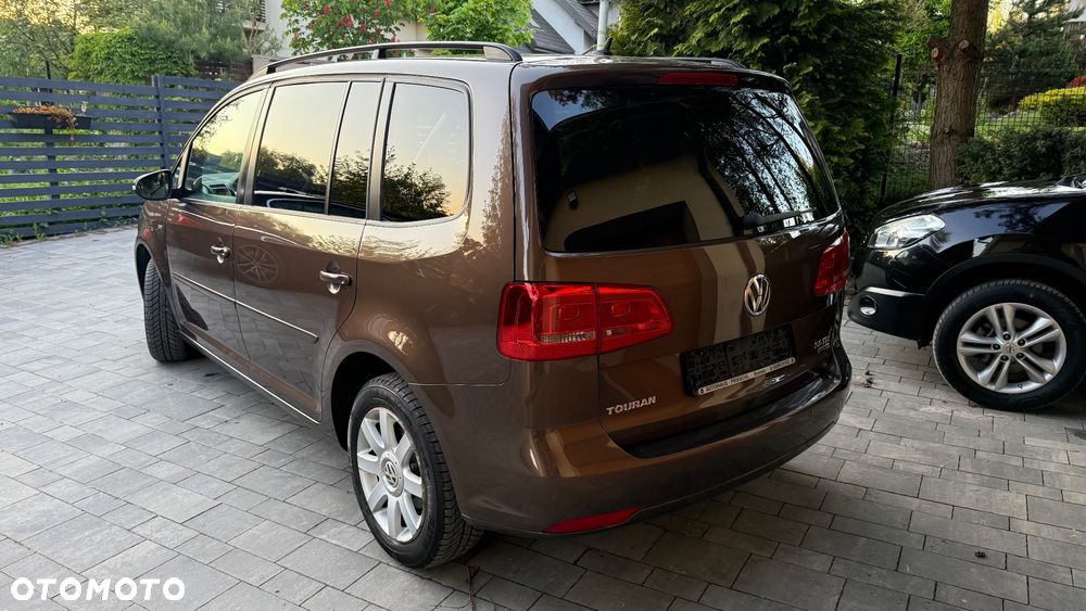 Volkswagen Touran 2.0 TDI DPF STYLE - 9