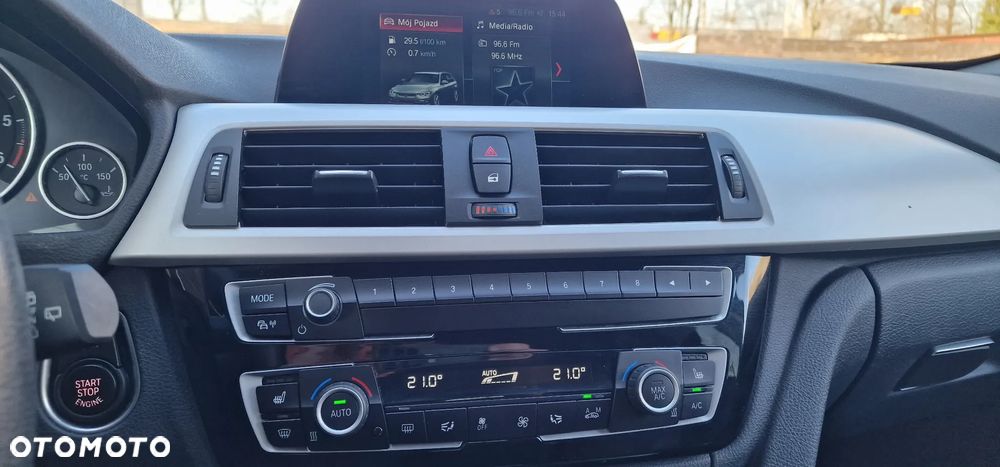 BMW Seria 3 318d Sport Line - 16