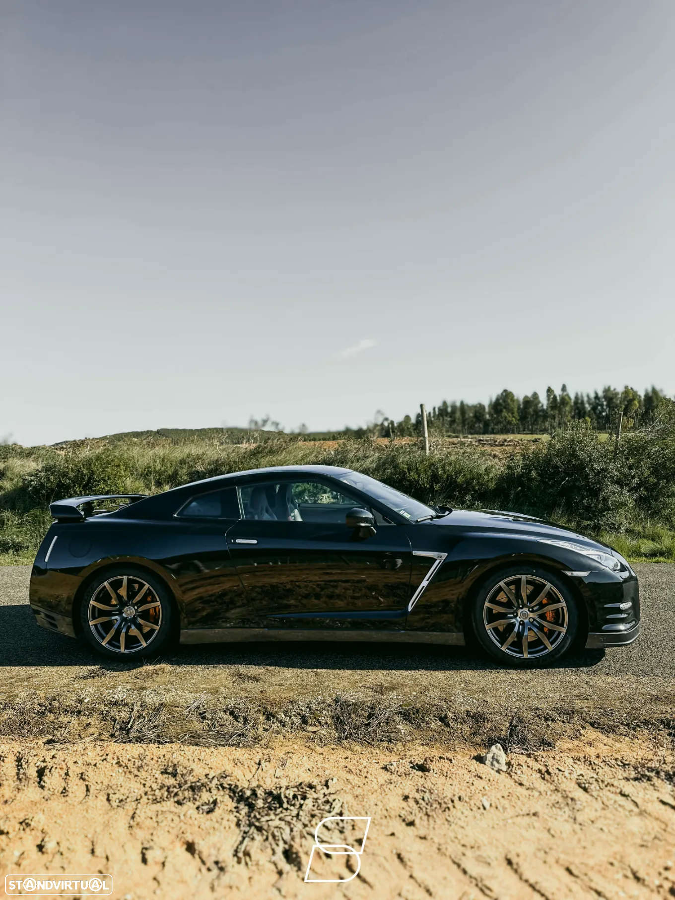 Nissan GT-R Black Edition - 10