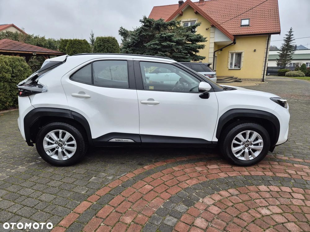 Toyota Yaris Cross Hybrid 1.5 Comfort 4x4 - 10