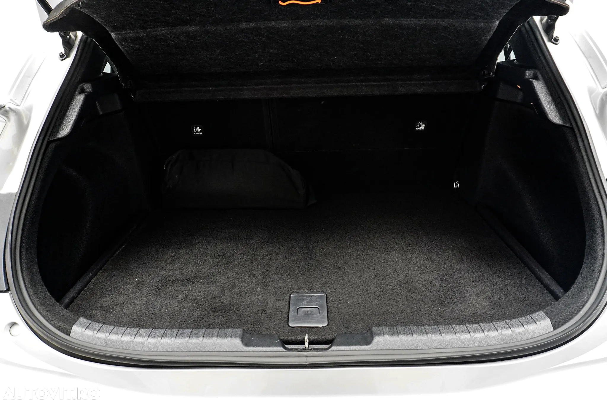 Toyota Corolla 1.8 HSD Dynamic - 21