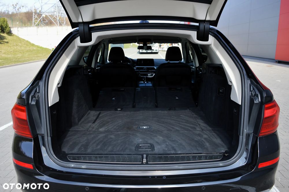 BMW Seria 5 520d xDrive Luxury Line sport - 30