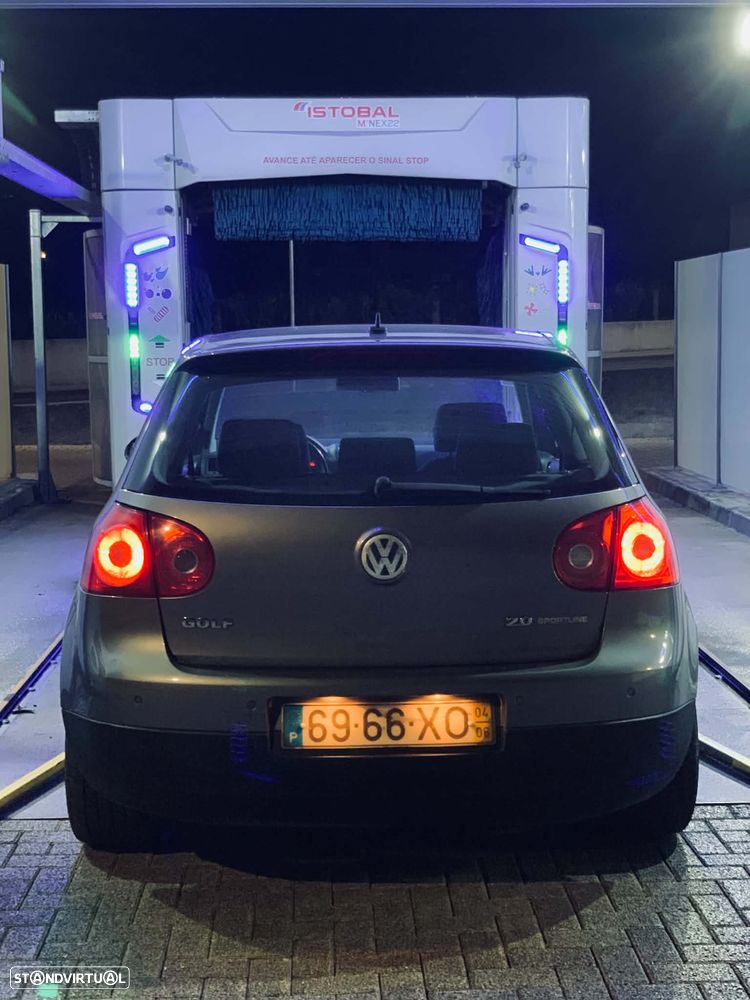 VW Golf 2.0 FSi Sport - 5