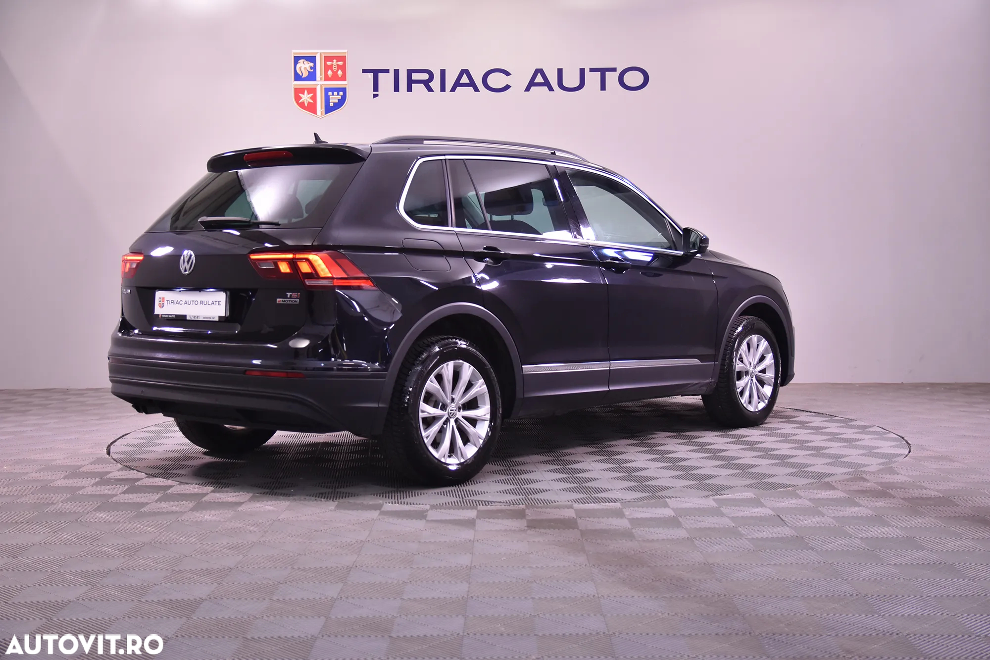 Volkswagen Tiguan - 5