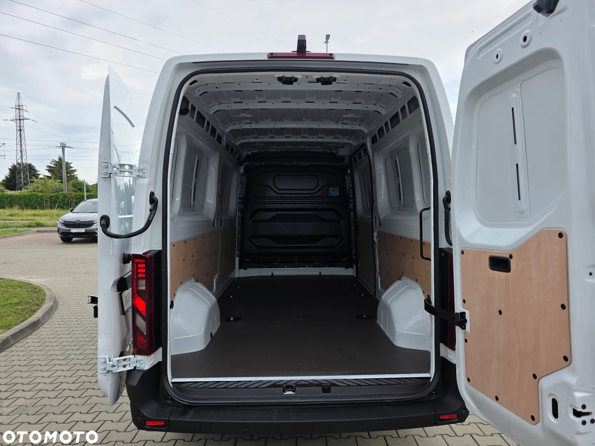 Renault NOWY MASTER Furgon 130 KM L3H2 513 800 850 - 13