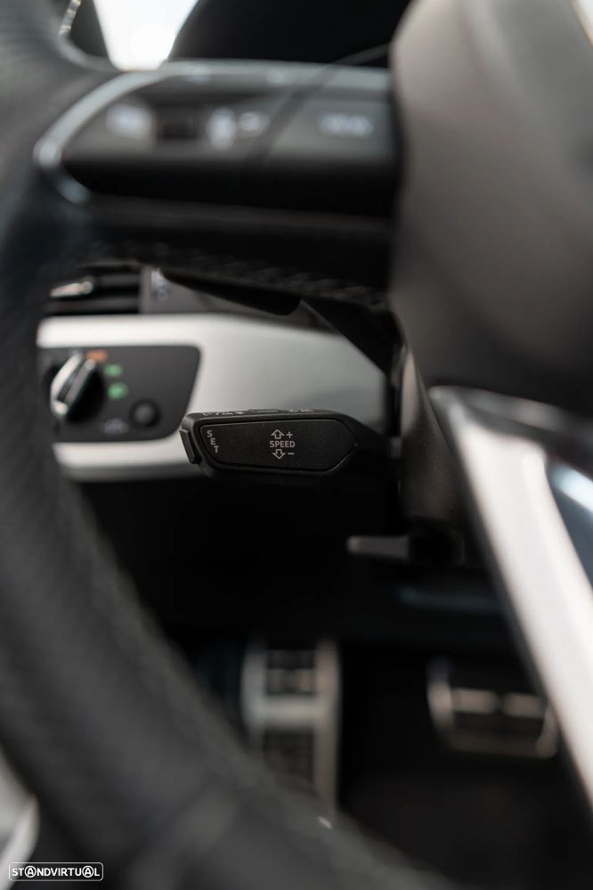 Audi A4 40 TDI quattro S line S tronic - 42