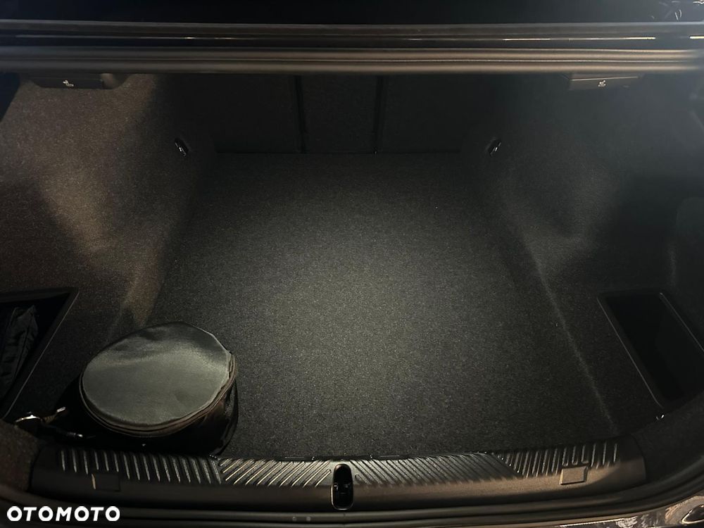 BMW Seria 5 540d xDrive mHEV - 29
