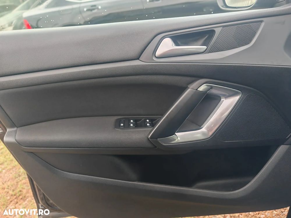 Peugeot 308 1.5L BlueHDI 130 S&S EAT8 Style - 9