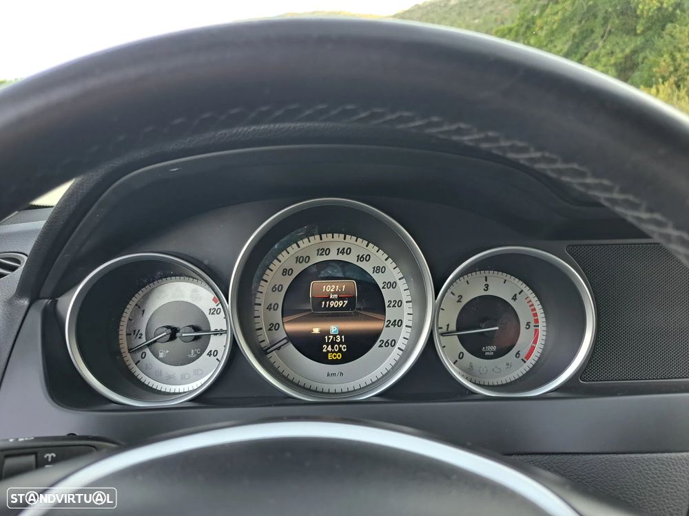 Mercedes-Benz C 220 - 26