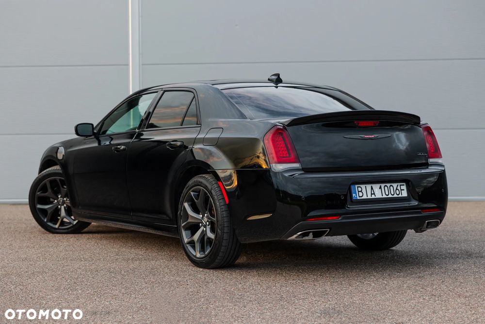 Chrysler 300s - 10