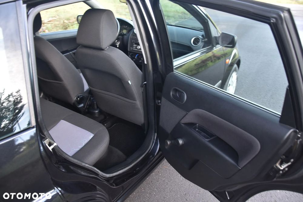Ford Fiesta ver-1-3-black-magic - 30