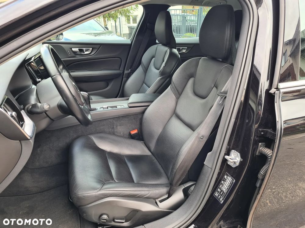 Volvo V60 D4 Drive-E Momentum - 28