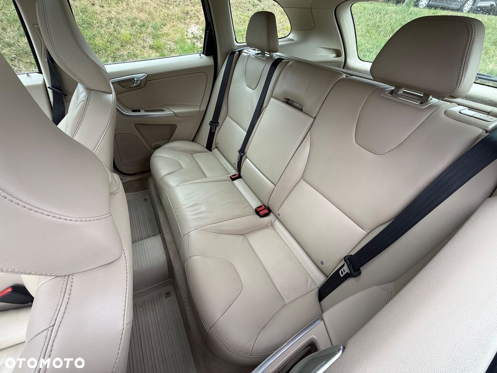Volvo XC 60 D5 AWD Summum - 16