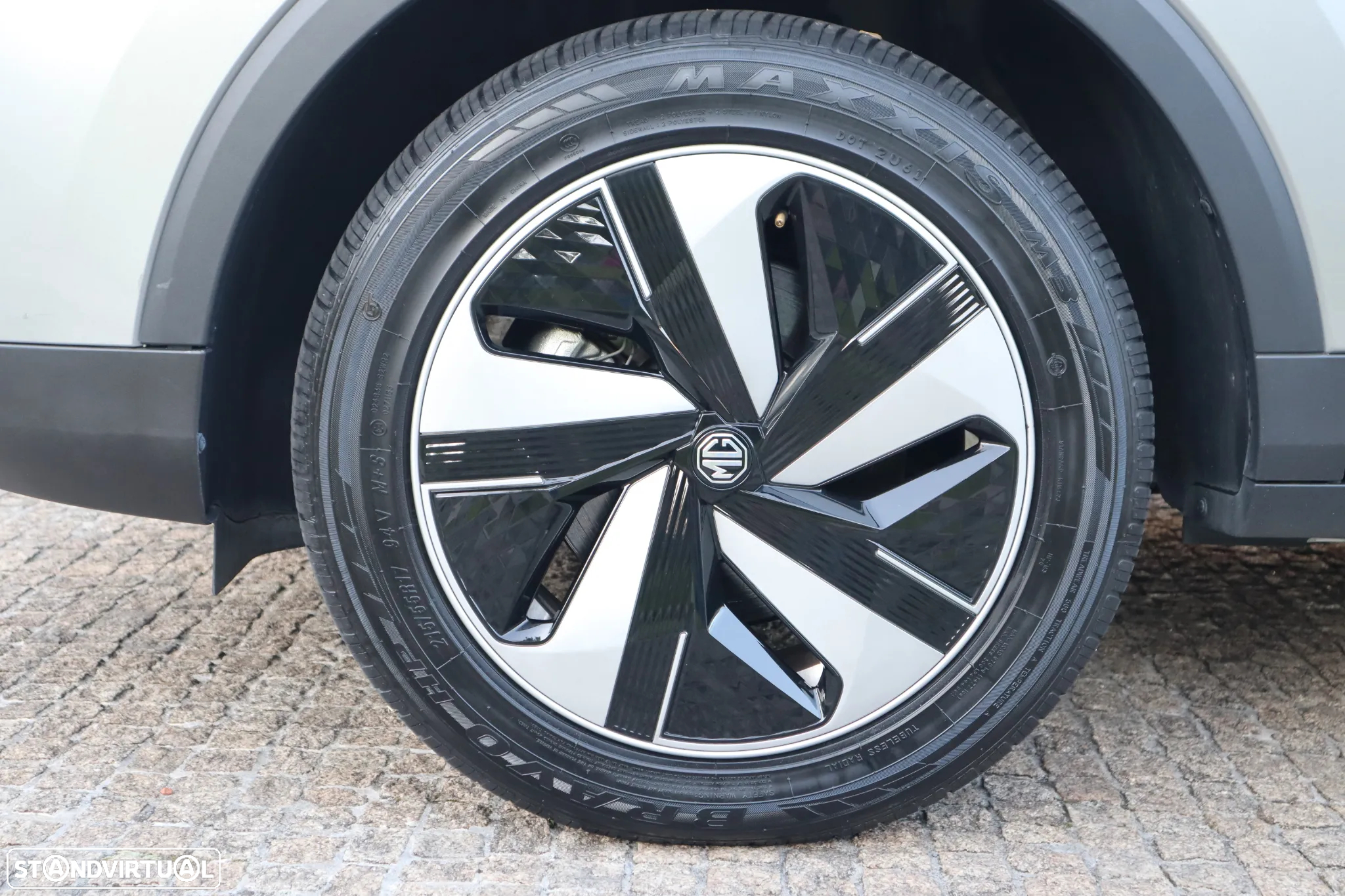MG ZS EV 72.6 kWh Luxury - 10