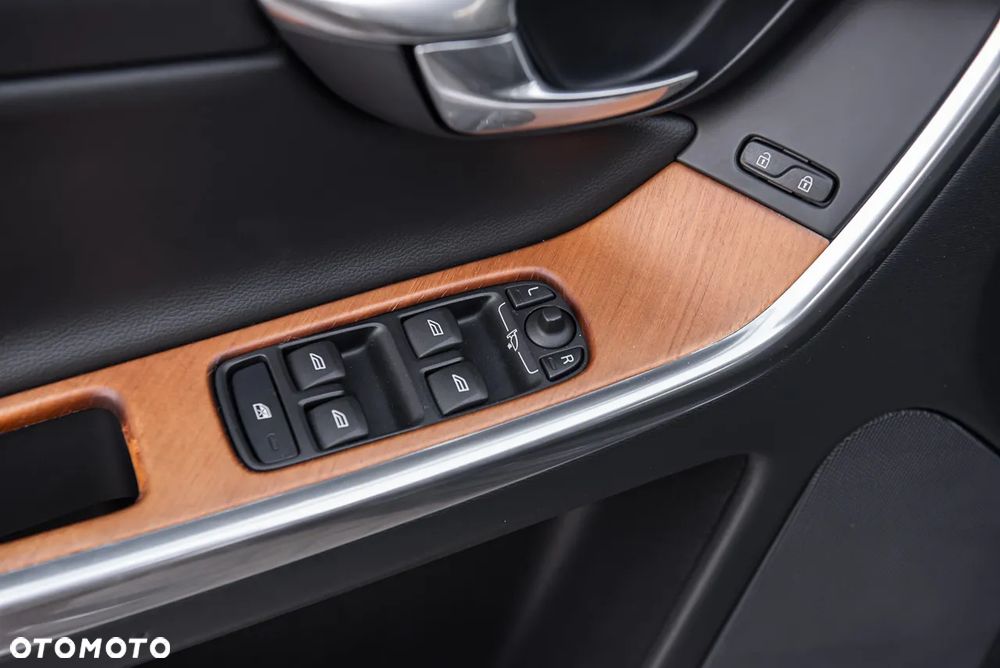 Volvo XC 60 D3 Drive-E Kinetic - 17