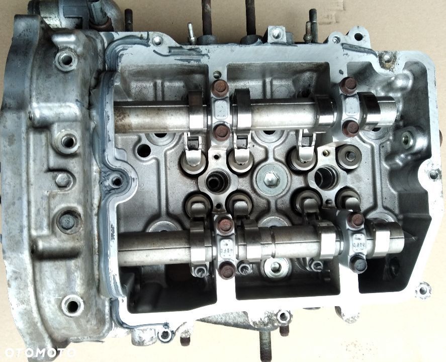 Subaru Outback Legacy IV 2.0 D głowica silnika prawa - 1