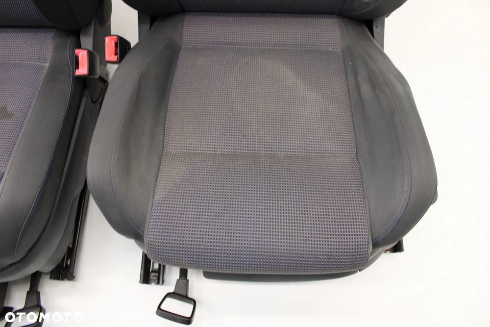 VW Polo 9n Siedzenia Folel Przód 3D - 4