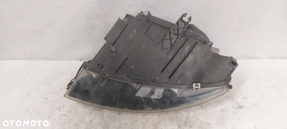 .  LAMPA PRZOD PRZEDNIA PRAWA AUDI A4 B6 CABRIO - 4