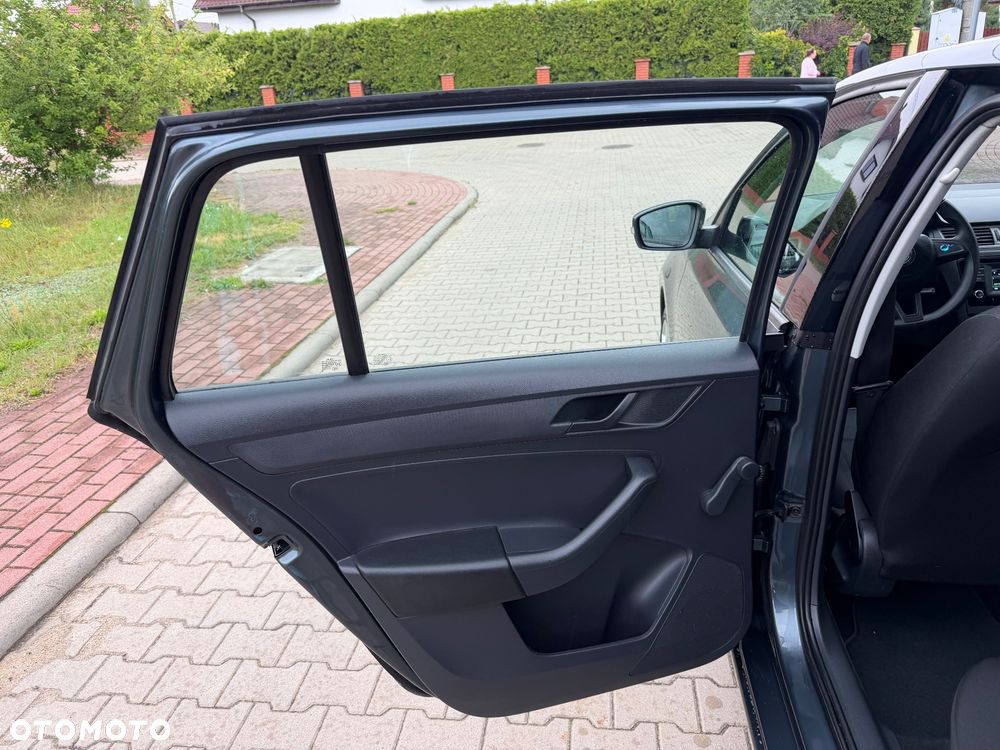 Skoda RAPID 1.2 TSI (Green tec) Emotion Plus - 17